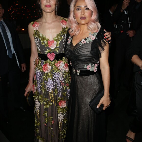 Charlotte Casiraghi et Salma Hayek - Le Festival de Cannes et le groupe Kering organisent le dîner de la présidence en l'honneur du programme "Women in Motion", qui récompense les femmes de l'industrie du cinéma lors du 70ème Festival International du Film de Cannes, France, le 21 mai 2017.