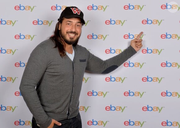 Moundir (Koh-Lanta) - Photocall de la soirée des 15 ans d'Ebay à l'Hôtel Salomon de Rothschild le 17 septembre 2015.