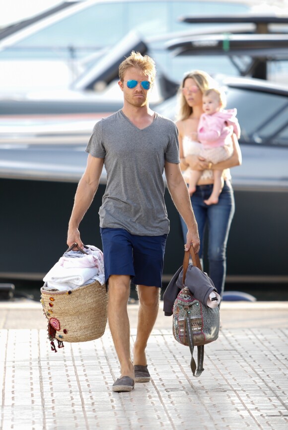 Nico Rosberg avec sa femme Vivian Sibold et leur fille Alaïa, sur leur bateau (Kimax) à Ibiza. Espagne, le 23 septembre 2016.