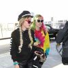 Bella Thorne arrive à l'aéroport de LAX accompagnée de son compagnon Scott Disick et de sa soeur Dani Thorne pour prendre l’avion en direction de Cannes, le 22 mai 2017