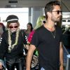 Bella Thorne arrive à l'aéroport de LAX accompagnée de son compagnon Scott Disick et de sa soeur Dani Thorne pour prendre l’avion en direction de Cannes, le 22 mai 2017