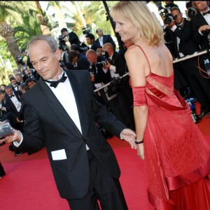 Laurent Baffie et sa femme Sandrine lors de la montée des marches pour la clôture du 60ème Festival de Cannes, le 27 mai 2007.