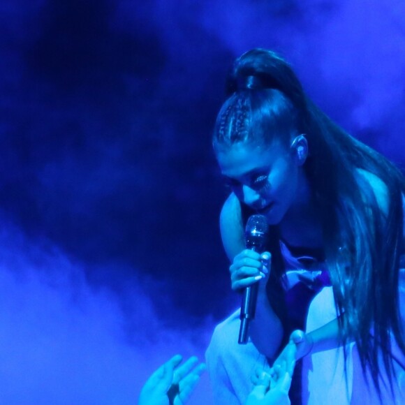 Exclusif - Ariana Grande en plein concert à Vancouver Le 24 Mars 2017