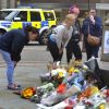 Les gens rendent hommage aux victimes, à Manchester, le 24 mai 2017