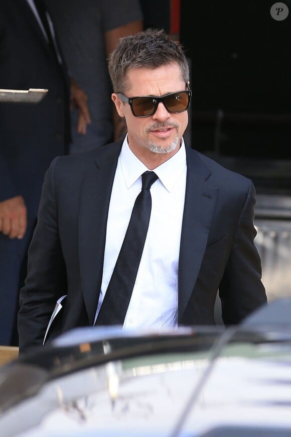 Brad Pitt est allé déjeuner au restaurant Craig après avoir assister aux funérailles de l'icône du grunge C. Cornell à Los Angeles, le 26 mai 2017