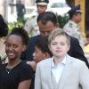 Zahara et Shiloh Jolie-Pitt - Angelina Jolie, radieuse et souriante, rend visite au roi du Cambodge Norodom Sihamoni pour la projection de son film accompagnée de ses six enfants à Siem Reap le 18 février 2017.
