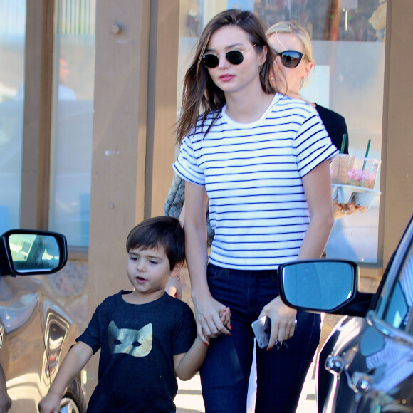 Orlando Bloom et son ex femme Miranda Kerr passent une journée en famille pour leur fils Flynn à Malibu, le 1er novembre 2015