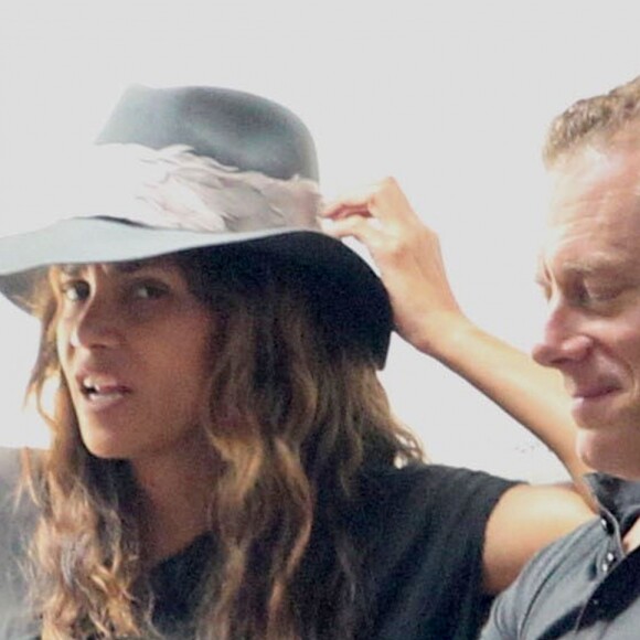 Exclusif - Halle Berry est allée déjeuner avec un homme mystérieux au restaurant Gracias Madre à West Hollywood, le 16 mai 2017