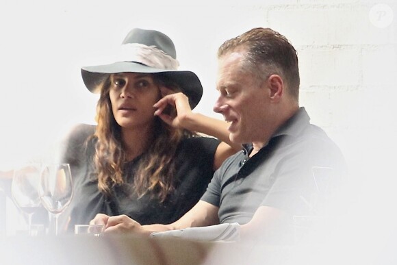 Exclusif - Halle Berry est allée déjeuner avec un homme mystérieux au restaurant Gracias Madre à West Hollywood, le 16 mai 2017
