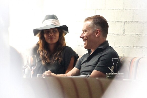 Exclusif - Halle Berry est allée déjeuner avec un homme mystérieux au restaurant Gracias Madre à West Hollywood, le 16 mai 2017