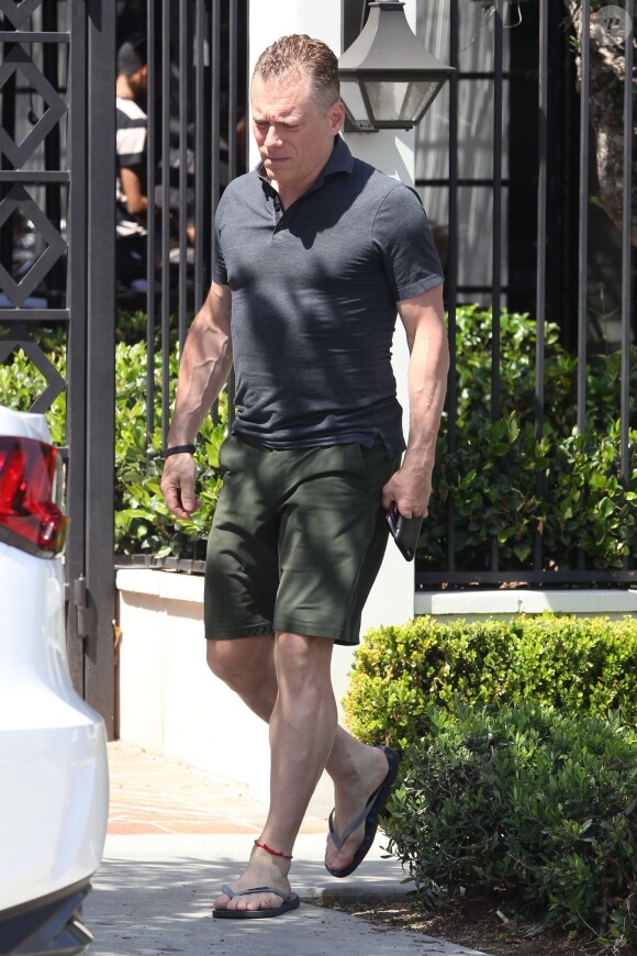 Exclusif - Halle Berry est allée déjeuner avec un homme mystérieux au restaurant Gracias Madre à West Hollywood, le 16 mai 2017