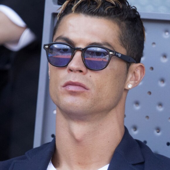 Cristiano Ronaldo assiste à la demi-finale entre R Nadal et N Djokovic lors du Mutua Madrid Open Tennis à la Caja Magica, à Madrid, le 13 mai 2017.  Cristiano Ronaldo of Real Madrid during the Mutua Madrid Open Tennis 2017, Novak Djokovic vs Rafa Nadal at Caja Magica in Madrid, May 13, 2017.13/05/2017 - Madrid