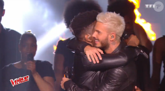 Lisandro Cuxi et M Pokora ont repris Cry me a river de Justin Timberlake lors de la finale de The Voice 6 sur TF1 le 10 juin 2017.