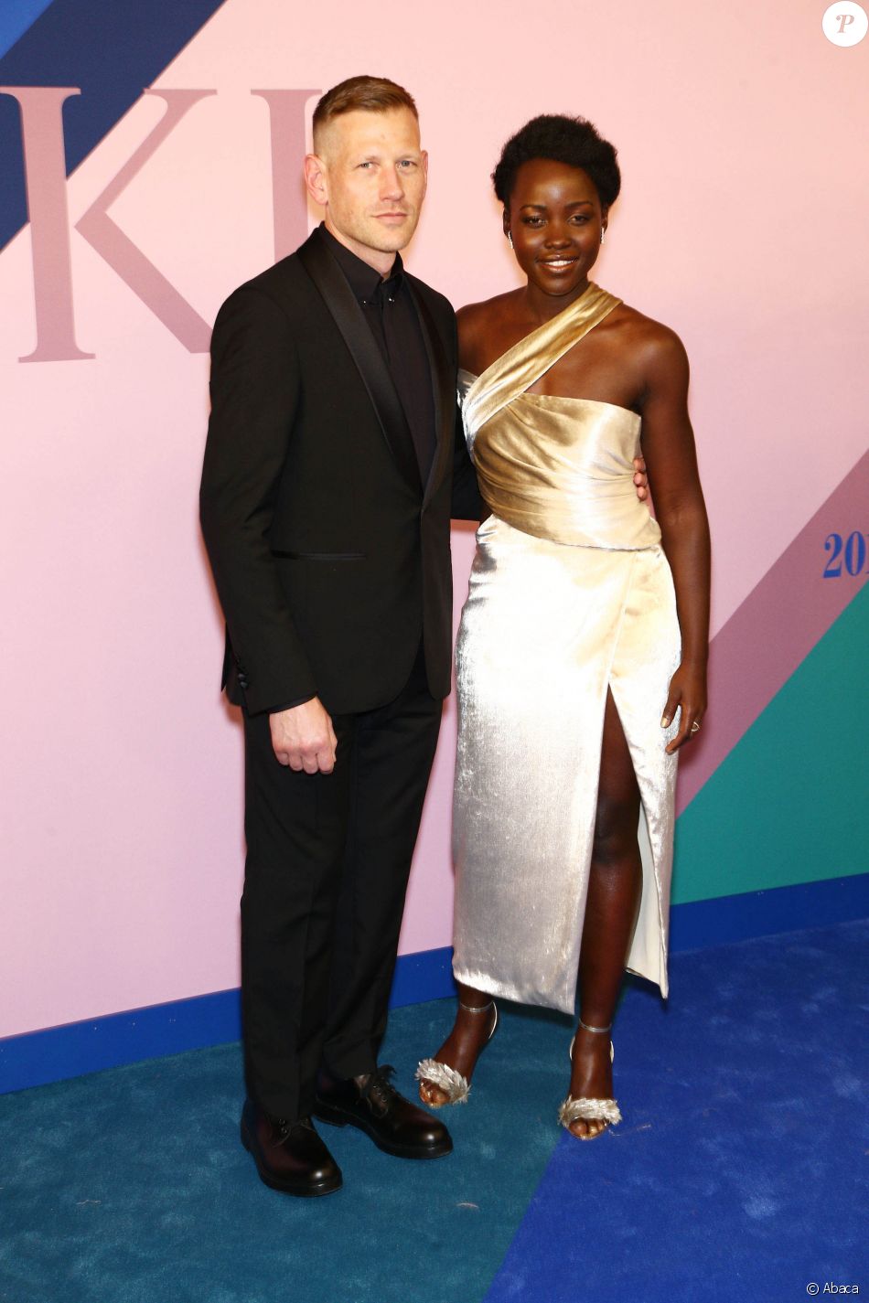 Lupita Nyong o Et Son Mari Paul Andrew et Lupita Nyong'o assistent aux CFDA Fashion Awards 2017 au  Hammerstein Ballroom. New York, le 5 juin 2017. - Purepeople