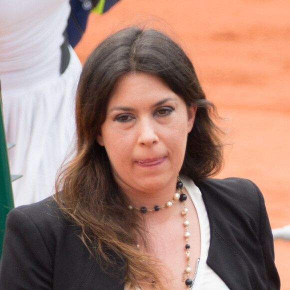 Marion Bartoli interviewe Garbine Mugura à Roland-Garros le 2 juin 2017.