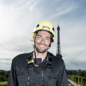 Camille Lacourt - Evénement "Smash Perrier" du deuxième étage de la Tour Eiffel au Champ-de-Mars à Paris le 8 juin 2017.© Pierre Perusseau/Bestimage