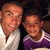 Cristiano Ronaldo pose avec son fils Cristiano Jr. en juin 2017.