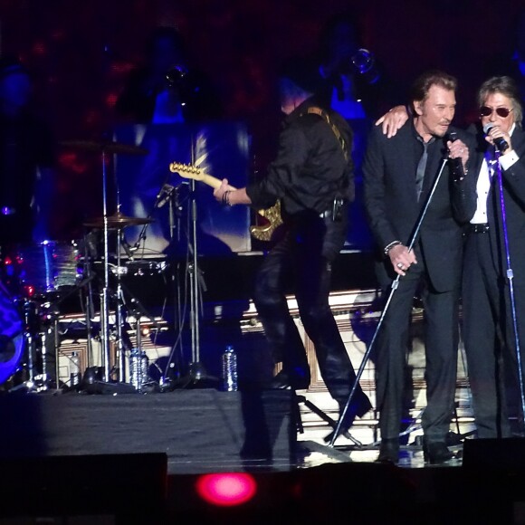 Johnny Hallyday et Jacques Dutronc - Premier concert "Les Vieilles Canailles" au POPB de Paris-Bercy à Paris, du 5 au 10 novembre 2014.
