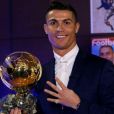 Cristiano Ronaldo sacré Ballon d'or par France Football pour la quatrième fois le 12 décembre 2016.