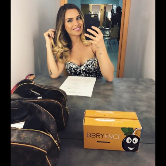 Photo de Clara Morgane. Juin 2017.