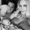 Photo de Ryan Lochte, Kayla Rae Reid et leur fils Caiden. Juin 2017.