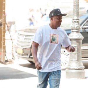 Exclusif - Jay Z arrive à son bureau à New York, le 23 août 2016.