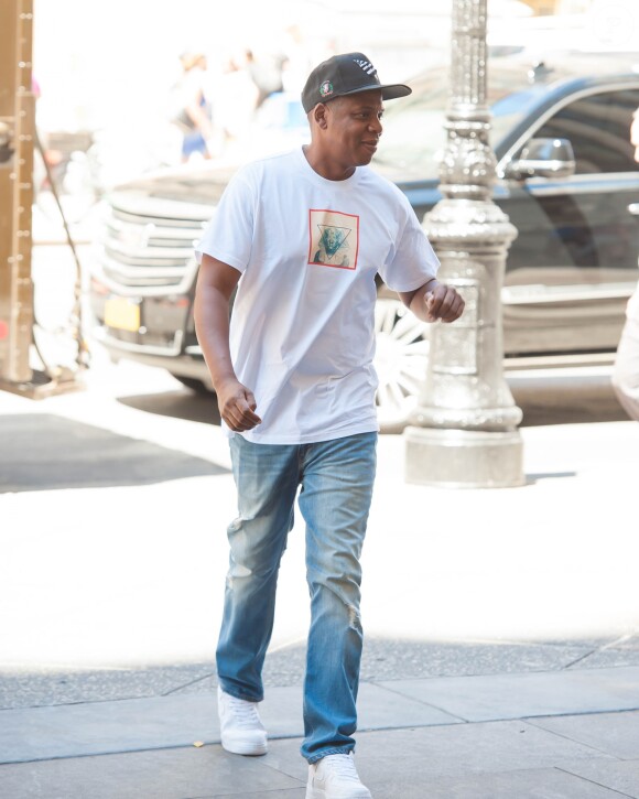 Exclusif - Jay Z arrive à son bureau à New York, le 23 août 2016.