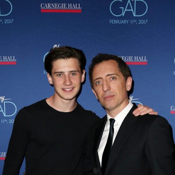 Exclusif -  Gad Elmaleh avec son fils Noé lors du photocall du spectacle de Gad Elmaleh "Oh My Gad" au "Carnegie Hall" à New York, le 11 février 2017. © Dominique Jacovides/Bestimage