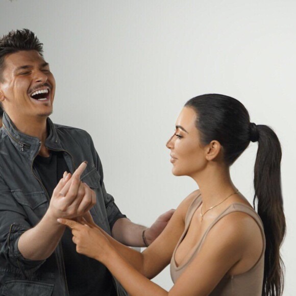 Le maquilleur Mario Dedivanovic et Kim Kardashian - Kim Kardashian lance sa marque de produits de beauté, KKW BEAUTY. Juin 2017.
