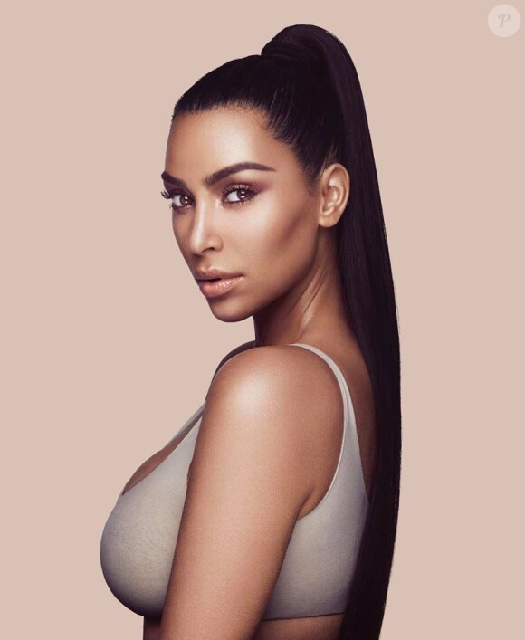 Kim Kardashian lance sa marque de produits de beauté, KKW BEAUTY. Juin 2017.