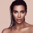 Kim Kardashian lance sa marque de produits de beauté, KKW BEAUTY. Juin 2017.
