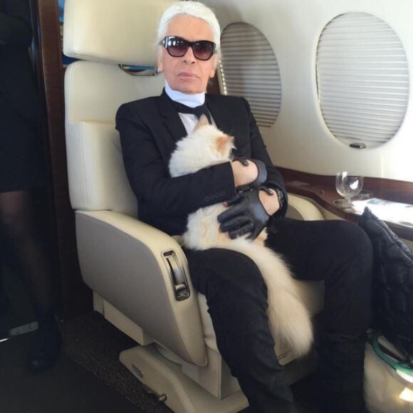 Photo de Karl Lagerfeld et son chat, Choupette. Février 2017.