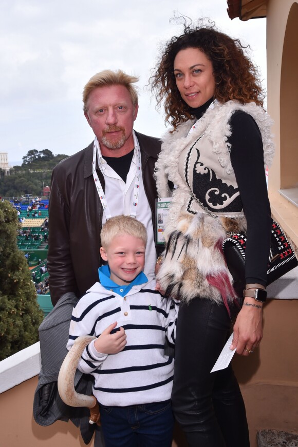 Boris Becker avec sa femme Lily et son fils Amadeus durant la finale du Monte Carlo Rolex Masters 2017 à Monaco, le 23 avril 2017. © Bruno Bebert/Bestimage