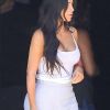 Exclusif - Kim Kardashian sort d' un studio à Los Angeles avec des sacs à la main, le 17 Juin 2017.
