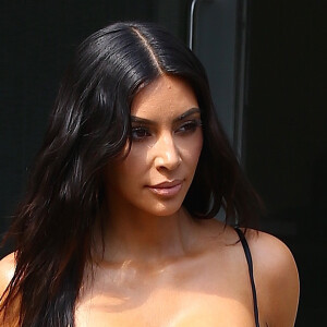 Kim Kardashian sort de l'appartement de Kanye West à New York le 14 juin 2017.