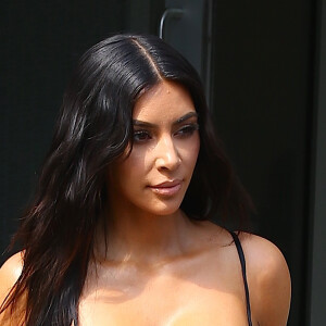 Kim Kardashian sort de l'appartement de Kanye West à New York le 14 juin 2017.