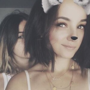 Alizée dévoile pour la première fos le vsiage de sa fille Annily, 12 ans, sur Instagram le 23 juin 2017.