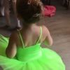 Carla Bruni-Sarkozy très fière de sa fille Giulia qui participe à son spectacle de danse de fin d'année, le 24 juin 2017.