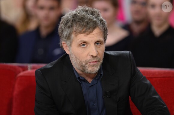 Stéphane Guillon pendant l'enregistrement de l'émission "Vivement Dimanche" à Paris le 28 janvier 2015.