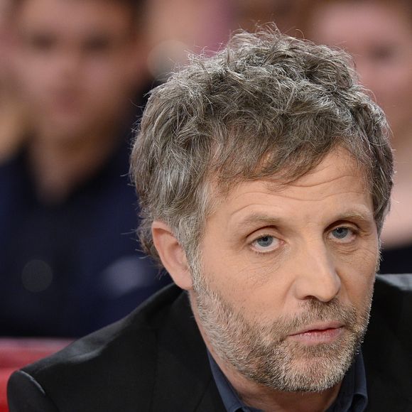Stéphane Guillon pendant l'enregistrement de l'émission "Vivement Dimanche" à Paris le 28 janvier 2015.