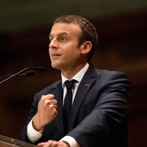 Emmanuel Macron - Le président de la République Emmanuel Macron présente le "pacte mondial pour l'environnement" au grand Amphithéâtre de la Sorbonne à Paris, France, le 24 juin 2017. © Yann Bohac/Pool/Bestimage