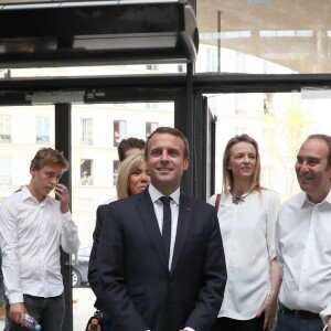 Emmanuel Macron et sa femme Brigitte Macron (Trogneux), Xavier Niel et sa compagne Delphine Arnault, Anne Hidalgo, Roxanne Varza enceinte (directrice de Station F), Mounir Mahjoubi (Secrétaire d'État auprès du Premier ministre, chargé du Numérique) inaugurent le plus grand incubateur de start-up au monde, Station F à Paris le 29 juin 2017. © Sébastien Valiela/Bestimage