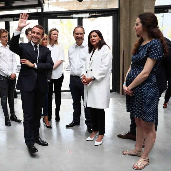 Emmanuel Macron et sa femme Brigitte Macron (Trogneux), Xavier Niel et sa compagne Delphine Arnault, Anne Hidalgo, Roxanne Varza enceinte (directrice de Station F), Mounir Mahjoubi (Secrétaire d'État auprès du Premier ministre, chargé du Numérique) inaugurent le plus grand incubateur de start-up au monde, Station F à Paris le 29 juin 2017. © Sébastien Valiela/Bestimage