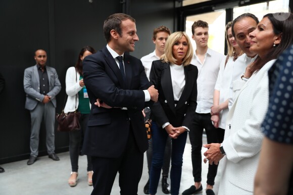Emmanuel Macron et sa femme Brigitte Macron (Trogneux), Xavier Niel et sa compagne Delphine Arnault, Anne Hidalgo, Roxanne Varza enceinte (directrice de Station F), Mounir Mahjoubi (Secrétaire d'État auprès du Premier ministre, chargé du Numérique) inaugurent le plus grand incubateur de start-up au monde, Station F à Paris le 29 juin 2017. © Sébastien Valiela/Bestimage