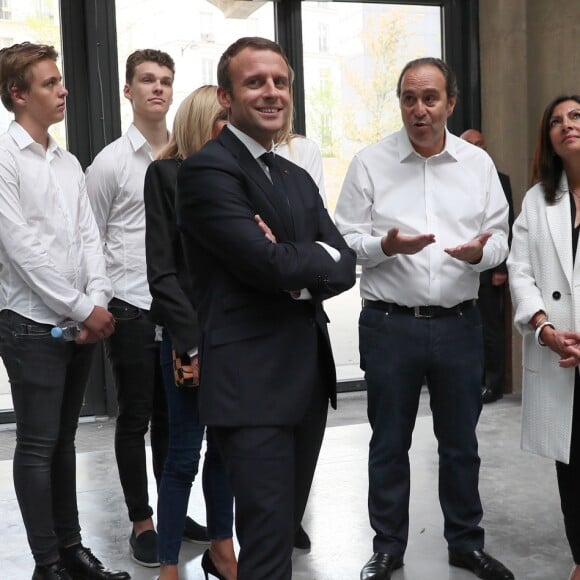 Emmanuel Macron et sa femme Brigitte Macron (Trogneux), Xavier Niel et sa compagne Delphine Arnault, Anne Hidalgo, Roxanne Varza enceinte (directrice de Station F), Mounir Mahjoubi (Secrétaire d'État auprès du Premier ministre, chargé du Numérique) inaugurent le plus grand incubateur de start-up au monde, Station F à Paris le 29 juin 2017. © Sébastien Valiela/Bestimage