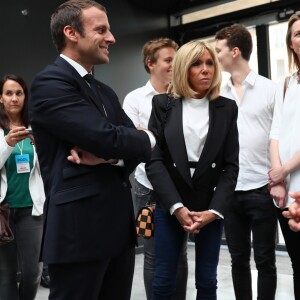 Emmanuel Macron et sa femme Brigitte Macron (Trogneux), Xavier Niel et sa compagne Delphine Arnault, Anne Hidalgo, Roxanne Varza enceinte (directrice de Station F) inaugurent le plus grand incubateur de start-up au monde, Station F à Paris le 29 juin 2017. © Sébastien Valiela/Bestimage