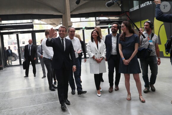 Emmanuel Macron et sa femme Brigitte Macron (Trogneux), Xavier Niel et sa compagne Delphine Arnault, Anne Hidalgo, Roxanne Varza enceinte (directrice de Station F), Mounir Mahjoubi (Secrétaire d'État auprès du Premier ministre, chargé du Numérique) inaugurent le plus grand incubateur de start-up au monde, Station F à Paris le 29 juin 2017. © Sébastien Valiela/Bestimage