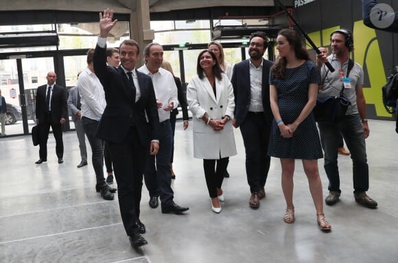 Emmanuel Macron et sa femme Brigitte Macron (Trogneux), Xavier Niel et sa compagne Delphine Arnault, Anne Hidalgo, Roxanne Varza enceinte (directrice de Station F), Mounir Mahjoubi (Secrétaire d'État auprès du Premier ministre, chargé du Numérique) inaugurent le plus grand incubateur de start-up au monde, Station F à Paris le 29 juin 2017. © Sébastien Valiela/Bestimage