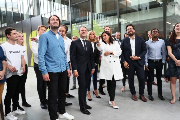 Emmanuel Macron et sa femme Brigitte Macron (Trogneux), Xavier Niel et sa compagne Delphine Arnault, Anne Hidalgo, Roxanne Varza enceinte (directrice de Station F), Mounir Mahjoubi (Secrétaire d'État auprès du Premier ministre, chargé du Numérique) inaugurent le plus grand incubateur de start-up au monde, Station F à Paris le 29 juin 2017. © Sébastien Valiela/Bestimage