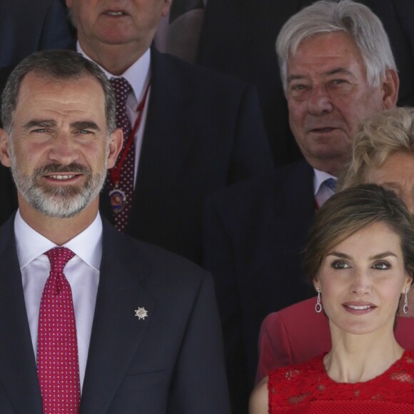 Le roi Felipe VI et la reine Letizia d'Espagne, superbe en robe en dentelle Carolina Herrera, célébraient le 28 juin 2017 au palais des Cortes à Madrid le 40e anniversaire des "Elections générales espagnoles du 15 juin 1977".